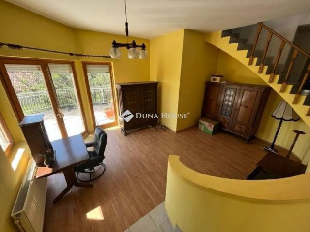 Eladó családi ház, Pécsett 89.99 M Ft, 3 szobás
