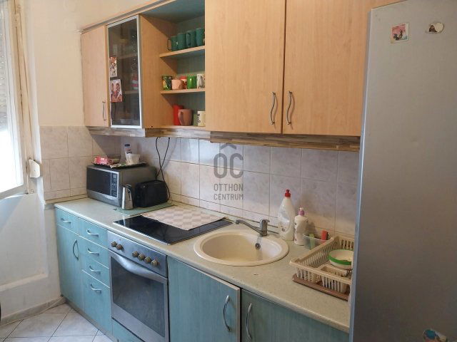 Eladó panellakás, Szekszárdon 38.99 M Ft, 3 szobás