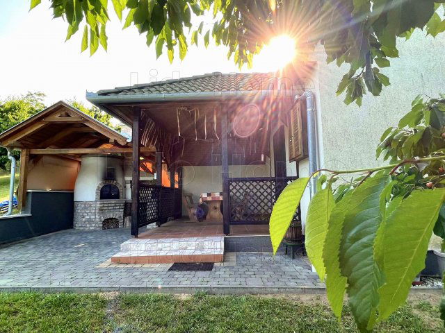 Eladó nyaraló, Balatonlelleén 38.5 M Ft, 1 szobás