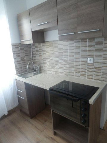 Kiadó téglalakás, albérlet, Esztergomban 100 E Ft / hó