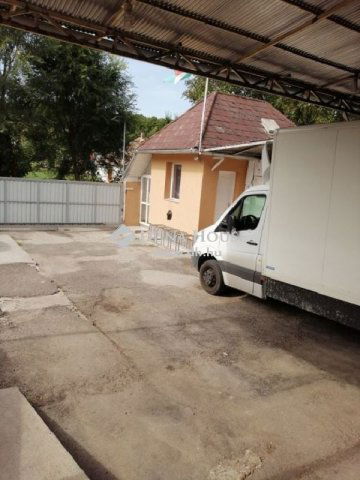 Eladó családi ház, Úrin 260 M Ft, 8 szobás