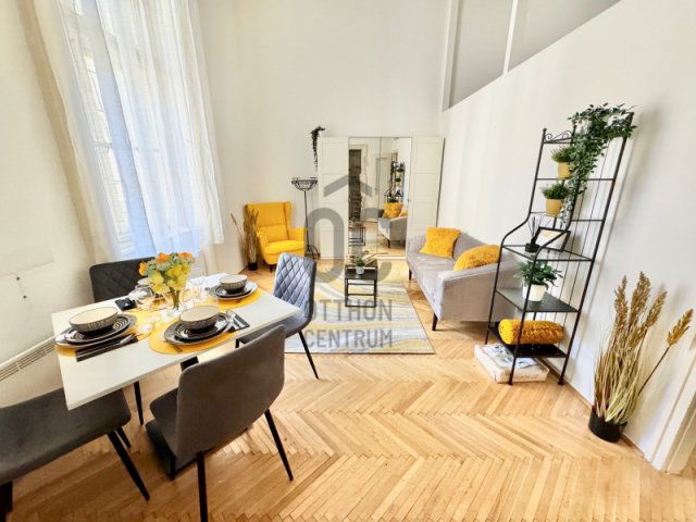 Kiadó téglalakás, albérlet, Budapesten, V. kerületben, 2 szobás