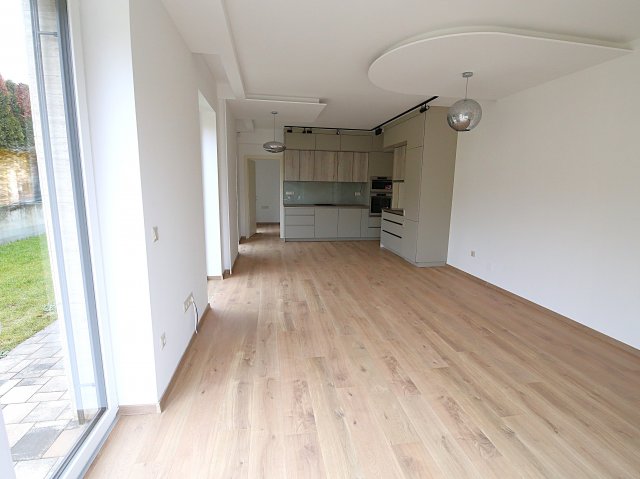 Eladó ikerház, Veszprémben 174.99 M Ft, 5 szobás