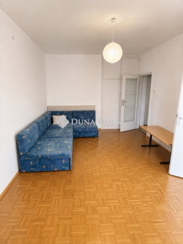 Eladó téglalakás, Veszprémben 44.9 M Ft, 1 szobás