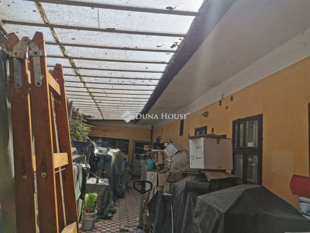 Eladó családi ház, Esztergomban, Jókai Mór utcában 165 M Ft