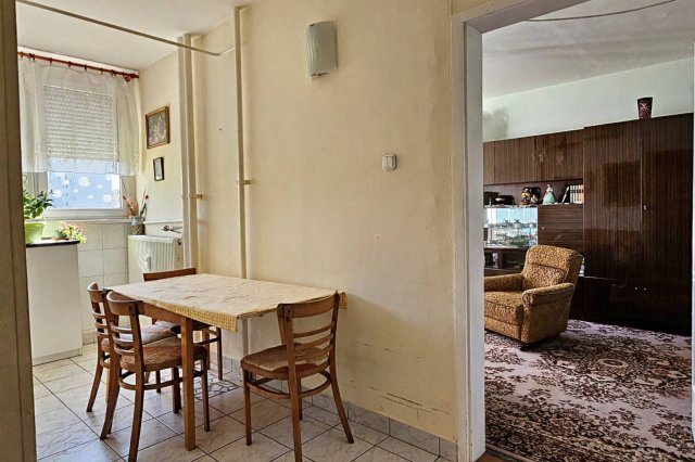 Eladó panellakás, Egerben 36.9 M Ft, 2 szobás