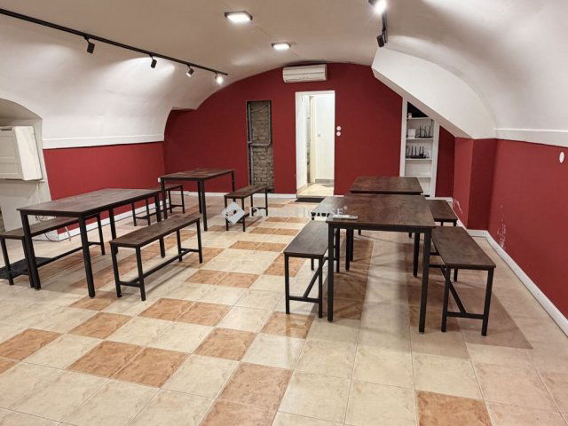 Kiadó üzlethelyiség, Budapesten, VI. kerületben 500 E Ft / hó