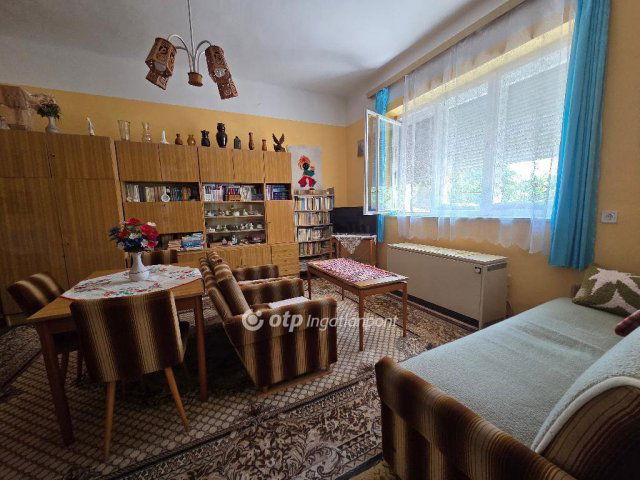 Eladó téglalakás, Mezőhegyesen 6 M Ft, 1+1 szobás