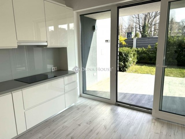 Eladó téglalakás, Budapesten, III. kerületben 120 M Ft, 2 szobás