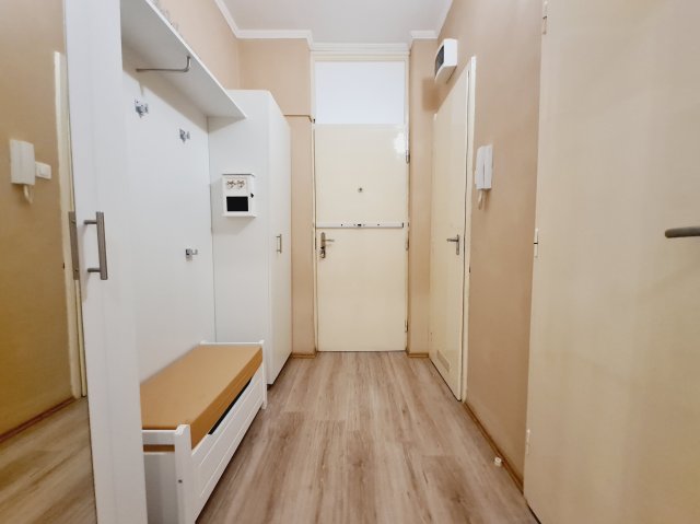 Eladó téglalakás, Békéscsabán 38 M Ft, 3 szobás
