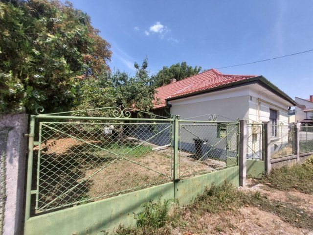 Eladó családi ház, Sárbogárdon 21.9 M Ft, 2 szobás