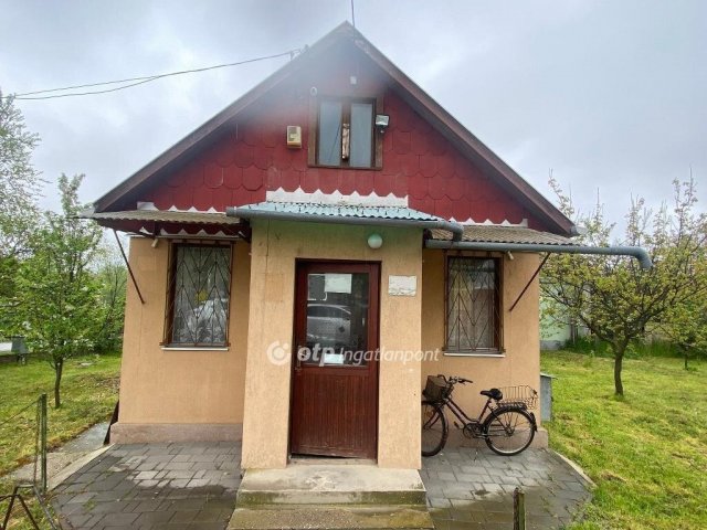 Eladó üzlethelyiség, Egyeken 8 M Ft, 1 szobás