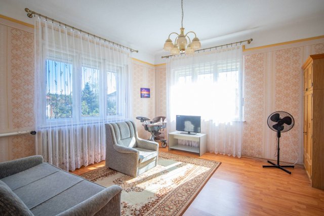 Eladó családi ház, Csömörön 108 M Ft, 4 szobás