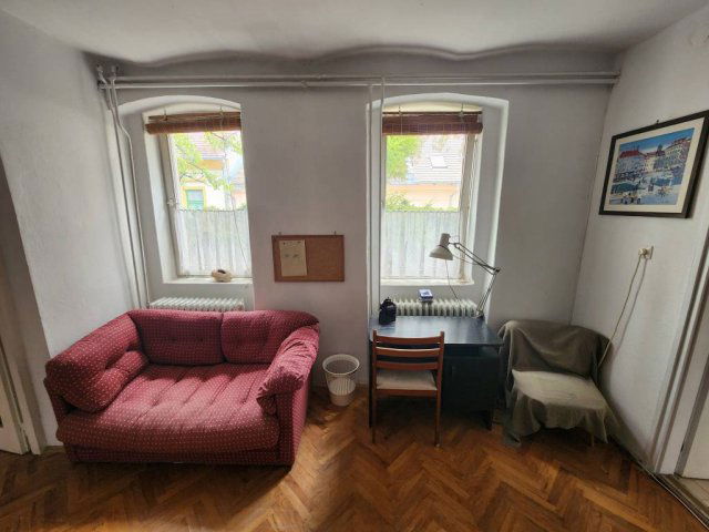 Kiadó családi ház, albérlet, Pécsett 150 E Ft / hó, 2 szobás