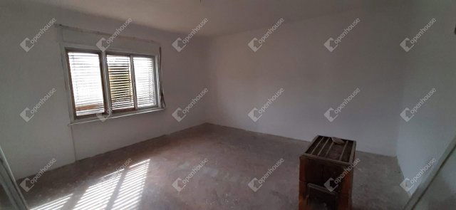 Eladó családi ház, Zalabaksán 18 M Ft, 4 szobás