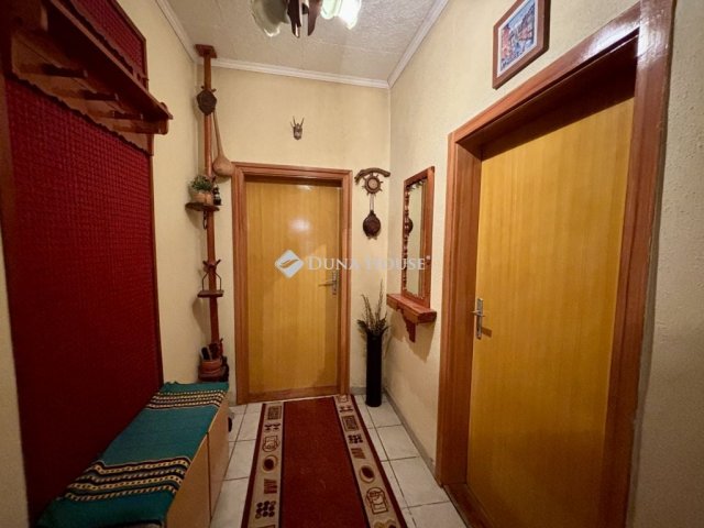 Eladó családi ház, Epölön 35.9 M Ft, 3 szobás