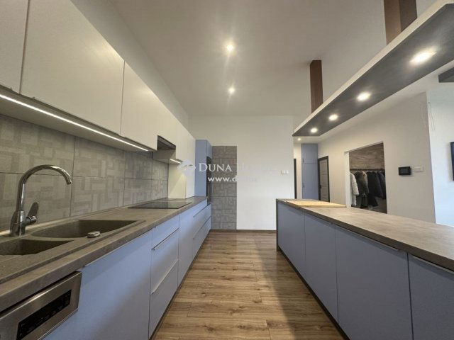 Eladó családi ház, Gödöllőn 269 M Ft, 5 szobás