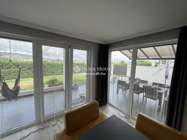 Eladó ikerház, Törökbálinton 325 M Ft, 5 szobás