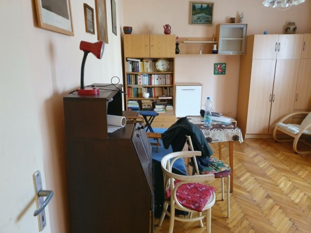 Eladó téglalakás, Pécsett 23.5 M Ft, 1 szobás