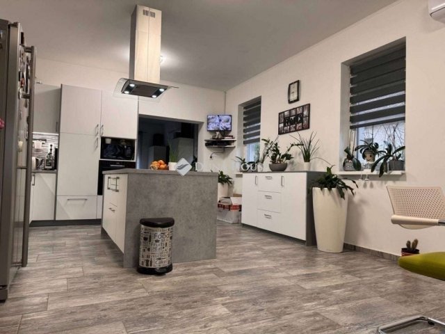 Eladó családi ház, Erdőkertesen 140 M Ft, 4 szobás