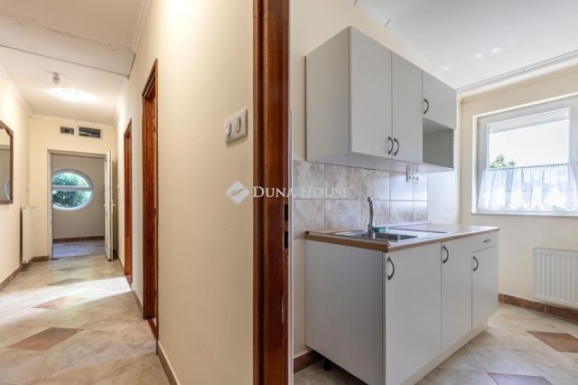 Eladó családi ház, Budapesten, XVI. kerületben 220 M Ft