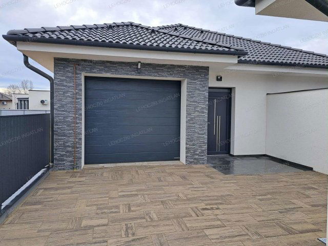 Eladó ikerház, Nyíregyházán 94.99 M Ft, 3 szobás