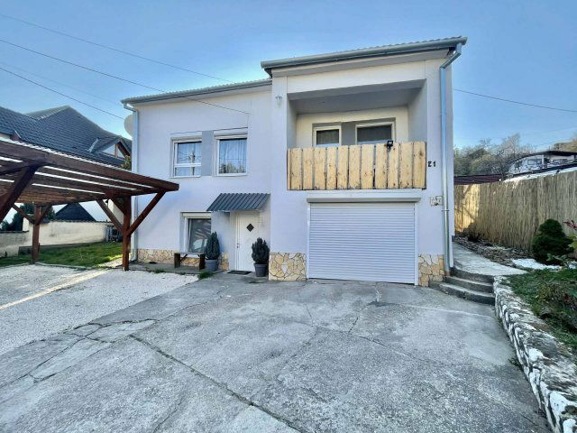 Eladó családi ház, Pécsett 84.9 M Ft, 5+1 szobás