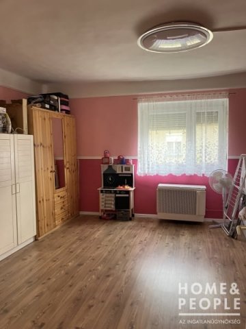 Eladó családi ház, Makón 32 M Ft, 2 szobás
