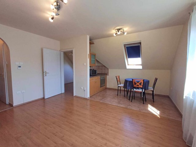 Kiadó téglalakás, albérlet, Debrecenben 165 E Ft / hó