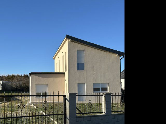 Eladó családi ház, Alsópáhokon 109 M Ft, 3 szobás