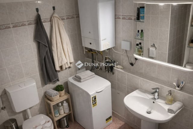 Eladó téglalakás, Budapesten, XVII. kerületben 92 M Ft, 3 szobás