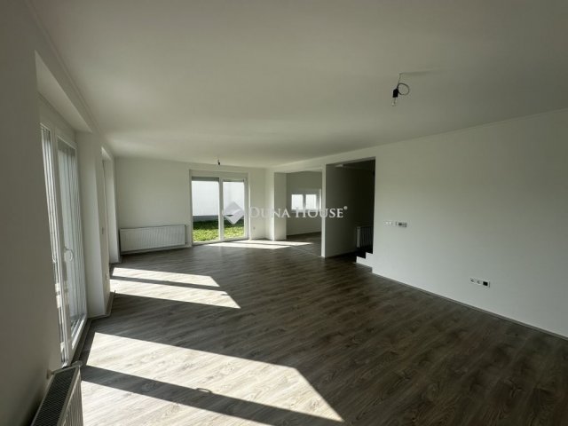 Eladó téglalakás, Pellérden 154.9 M Ft, 5 szobás