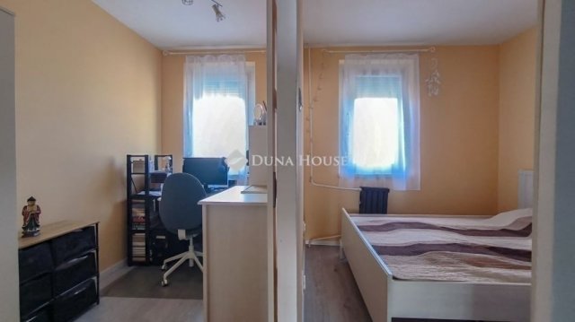 Eladó panellakás, Budapesten, III. kerületben 76.5 M Ft