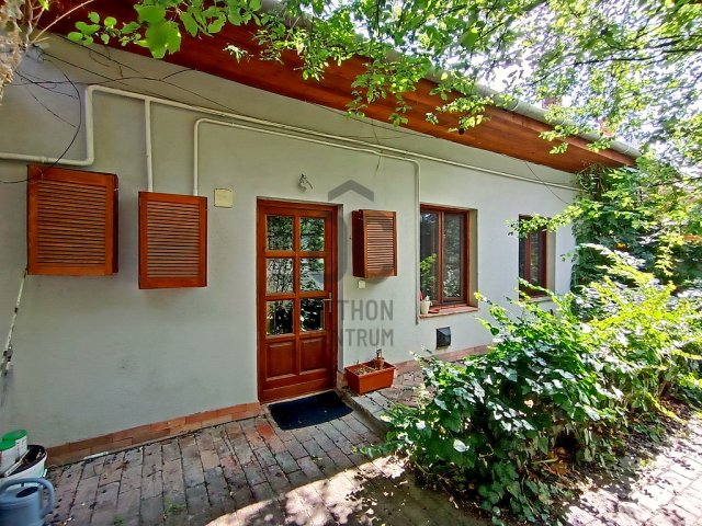 Eladó téglalakás, Budapesten, XV. kerületben, Rákos úton