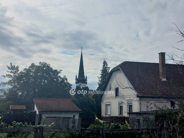 Eladó családi ház, Mikepércsen 49 M Ft, 2 szobás