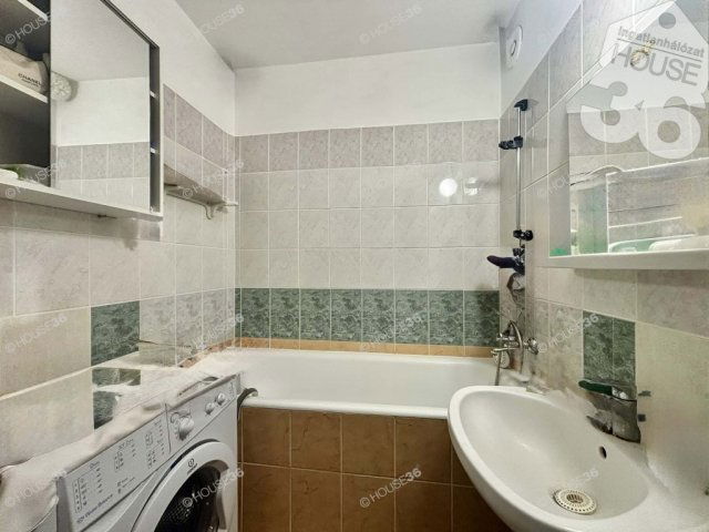 Eladó panellakás, Kecskeméten 40.9 M Ft, 2 szobás