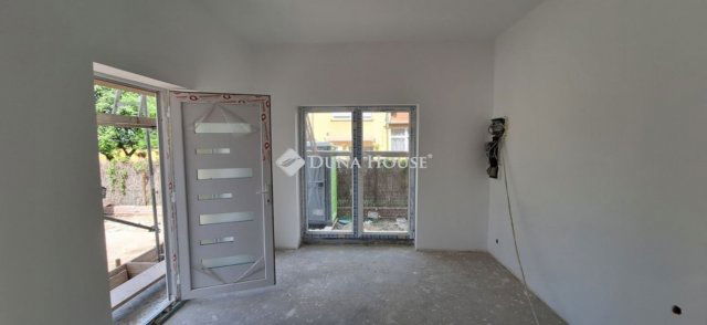 Eladó téglalakás, Budapesten, XV. kerületben 86 M Ft, 4 szobás