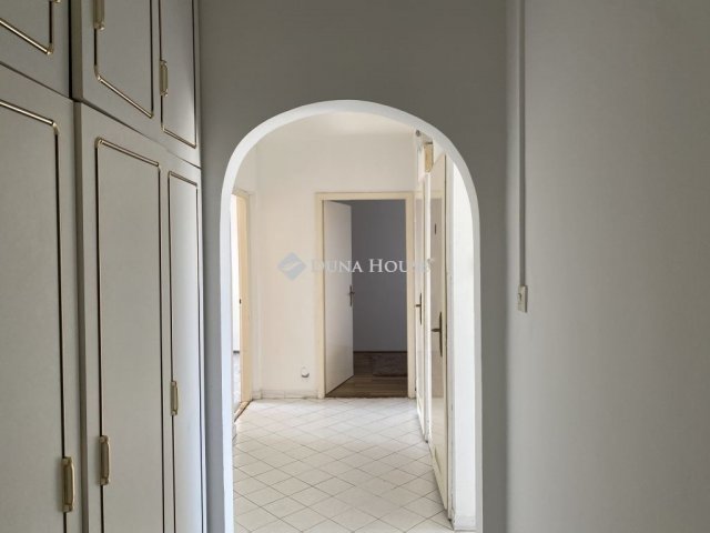 Eladó panellakás, Szegeden 55 M Ft, 3 szobás