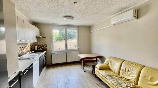 Kiadó téglalakás, albérlet, Tatán 180 E Ft / hó, 2+1 szobás