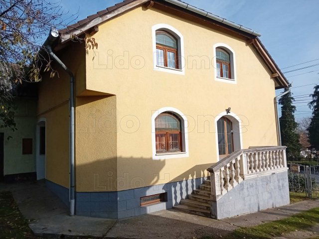 Eladó családi ház, Galambokon 75 M Ft, 11 szobás