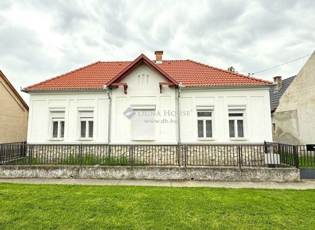 Eladó családi ház, Hobolon 55 M Ft, 4 szobás