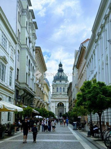 Eladó téglalakás, Budapesten, V. kerületben, Mérleg utcában