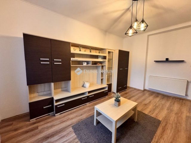 Eladó téglalakás, Zalaegerszegen 48 M Ft, 2 szobás