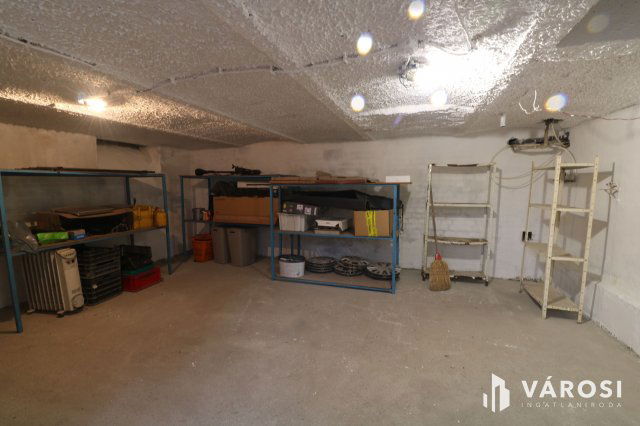 Kiadó ipari ingatlan, Szegeden 35 E Ft / hó, 1 szobás