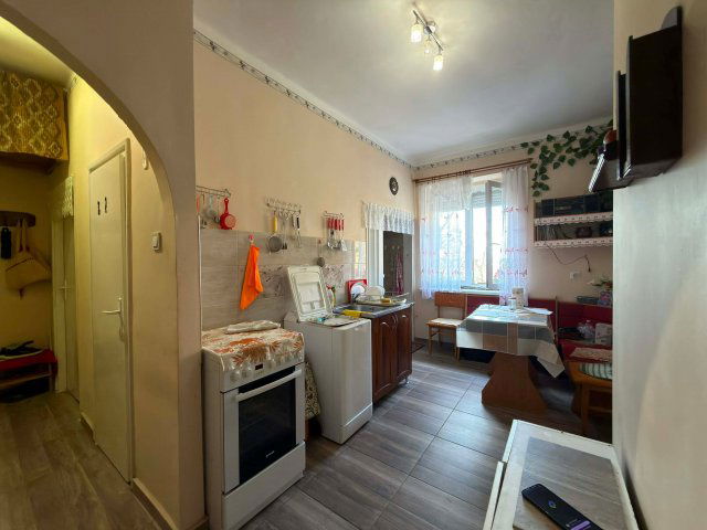 Eladó téglalakás, Komlón, Vörösmarty Mihály utcában 18.9 M Ft