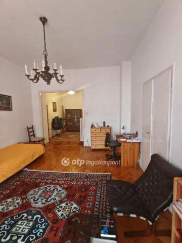 Eladó téglalakás, Budapesten, V. kerületben 130 M Ft, 2 szobás