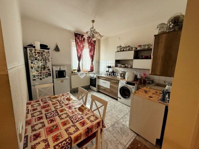 Eladó téglalakás, Székesfehérvárott 90 M Ft, 3 szobás