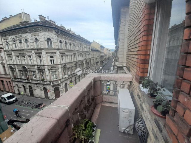 Eladó téglalakás, Budapesten, VI. kerületben 109.9 M Ft