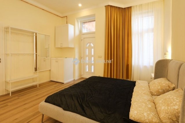 Eladó téglalakás, Budapesten, VIII. kerületben 186 M Ft