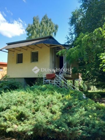 Eladó családi ház, Budakalászon 149 M Ft, 2 szobás